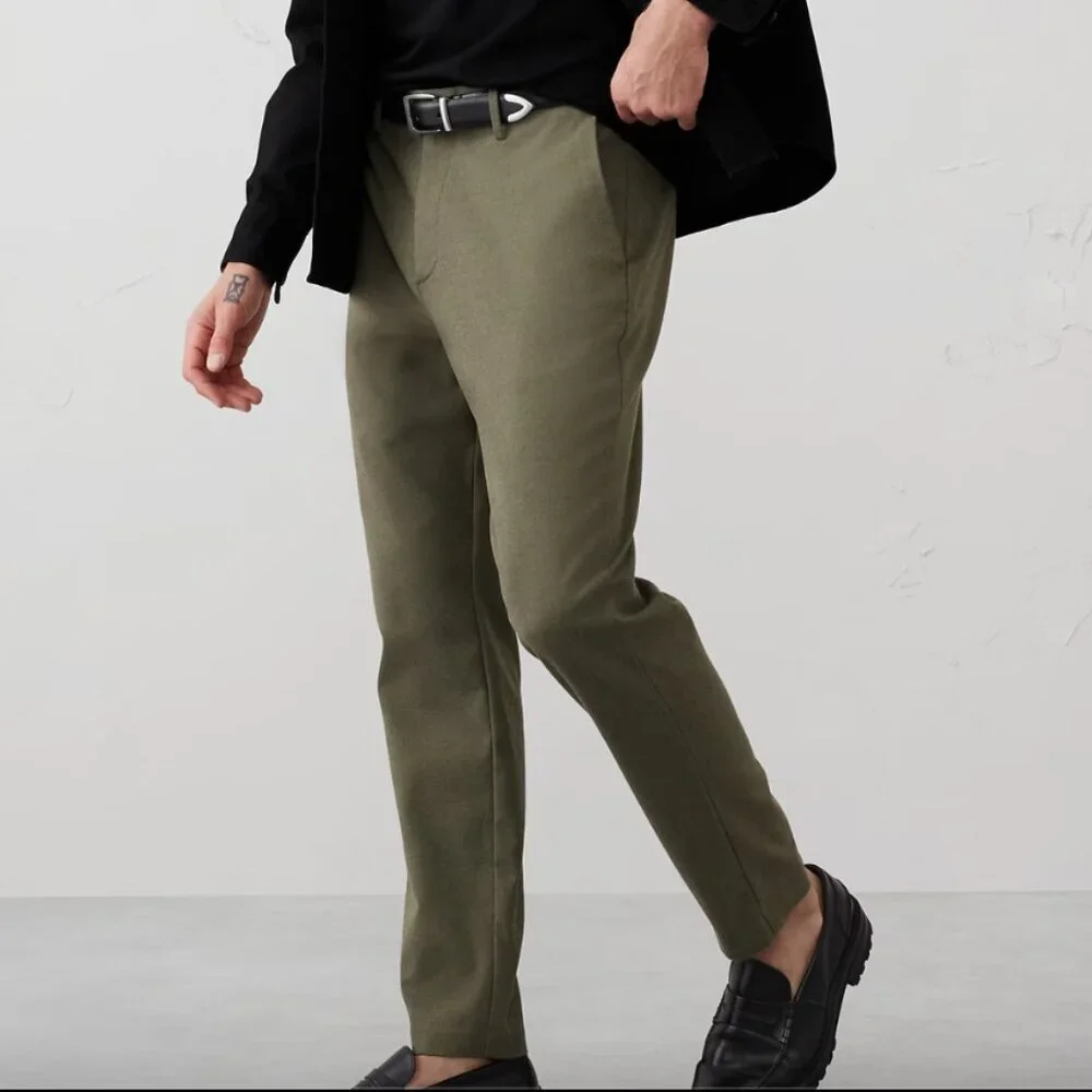 Banana Republic Factory Grayson Slim Tapered Pant, Olive Textured, EUC